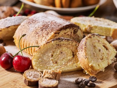 Çerezler kalp şekli, kum bisküvi ve tarçın sopa haddelenmiş