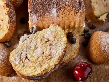 Gemide haddelenmiş bisküvi ve kum çikolatalı kurabiye