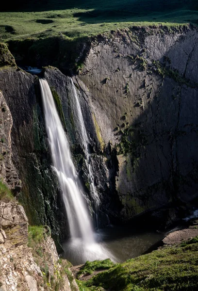 Spekes Mill mun vattenfallet nära Hartland Quay i North Devon — Stockfoto