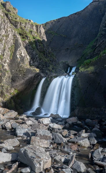 Spekes Mill usta wodospad w pobliżu Hartland Quay w północnej części hrabstwa Devon — Zdjęcie stockowe