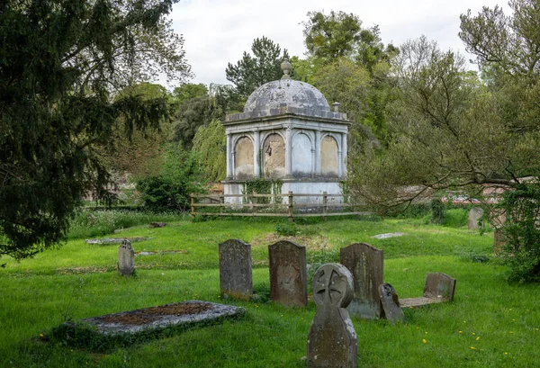 Maria Jomfru Kirke i landsbyen Hambleden - Stock-foto