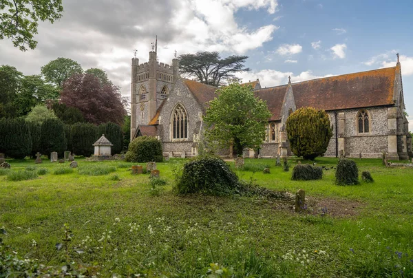 Église Sainte-Marie-la-Vierge dans le village de Hambleden — Photo