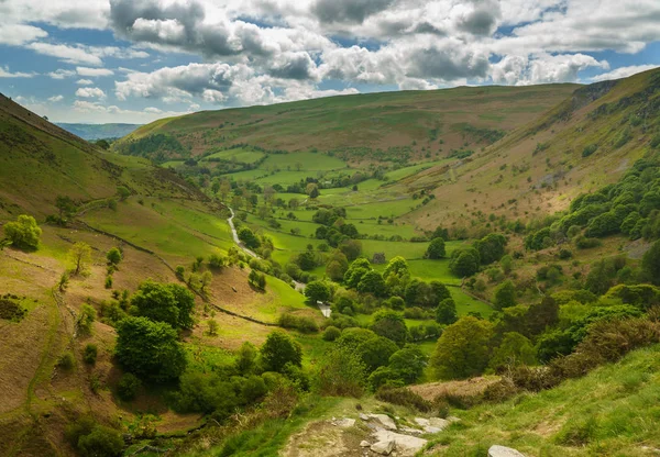 Vista sulla valle dalla cima del Pistyll Rhaeadr — Foto Stock