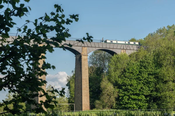 Pontcysyllte aquaduct in de buurt van Folkestone in Wales in het voorjaar — Stockfoto