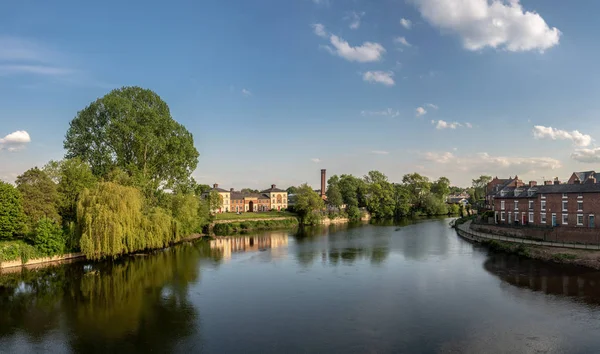 Vy över floden Severn från svenska Bridge i Shrewsbury — Stockfoto