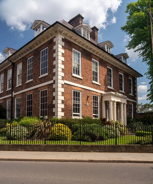 Ganska georgianska hus eller lägenhet homes i Shrewsbury — Stockfoto
