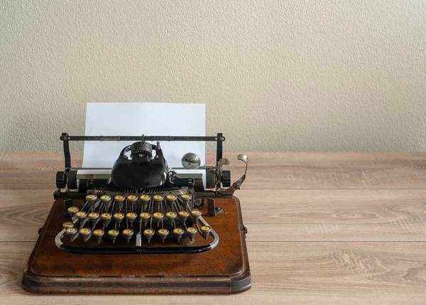 Ancient vintage portable typewriter with non qwerty keyboard — Stock Photo, Image