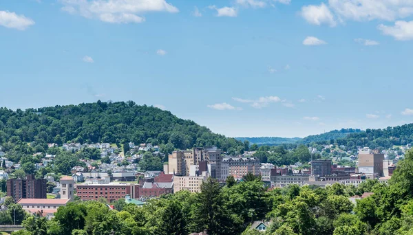 Downtown panoramę Clarksburg w West Virginia — Zdjęcie stockowe