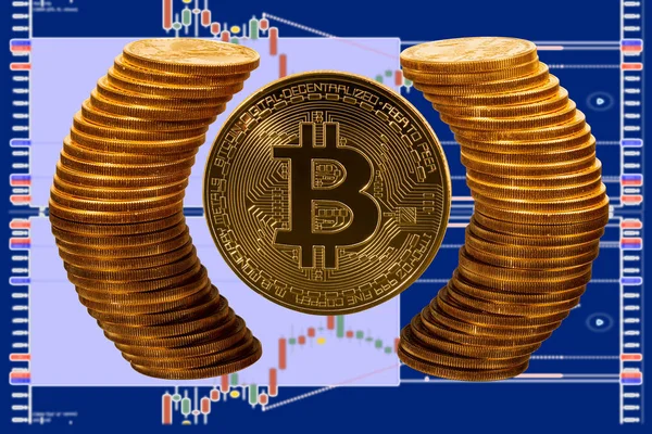Monety Bitcoin otoczony odzwierciedlenie koło czystego złota monet — Zdjęcie stockowe