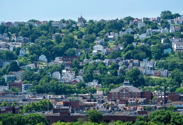 Calor neblina sobre las laderas del lado sur en Pittsburgh — Foto de Stock