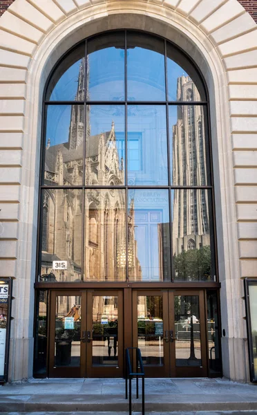 Catedral de Aprendizaje y Capilla Heinz en la Universidad de Pittsburgh —  Fotos de Stock