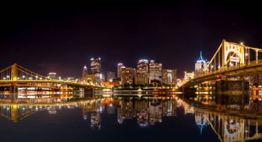 Pittsburgh şehir manzarası, gece