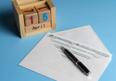 Form 1040 Basitleştirilmiş vergi dosyalama kartpostal zarf içinde