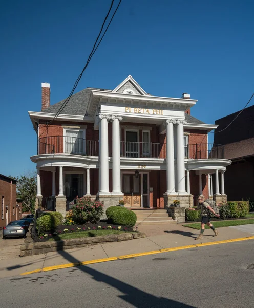 Pi Beta Phi Greek Life building at WVU in Morgantown, WV — Stock Photo, Image