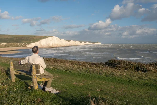 Zeven zusters chalk cliffs op stormachtige dag — Stockfoto