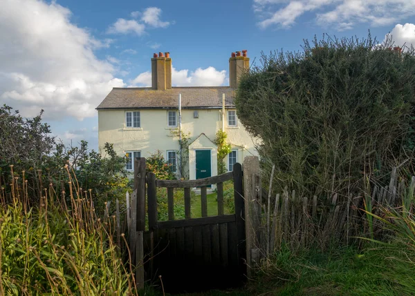 Entrance to old Coastguard cottage at Cuckmere Haven — Stock Photo, Image