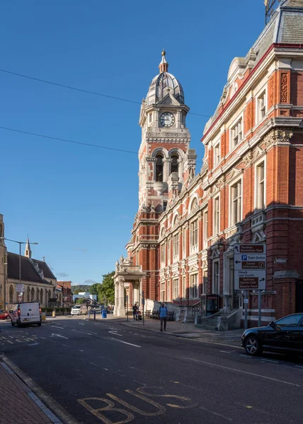 Rathaus und Uhrenturm in Eastbourne — Stockfoto