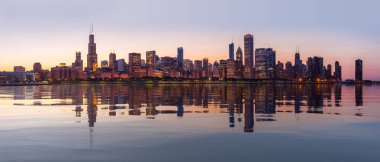 Şehir manzarası Gözlemevi Chicago'dan üzerinden günbatımı