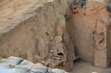 Terracotta Ordusu savaşçıları Xian Çin 'in dışındaki İmparator mezarında gömülü.