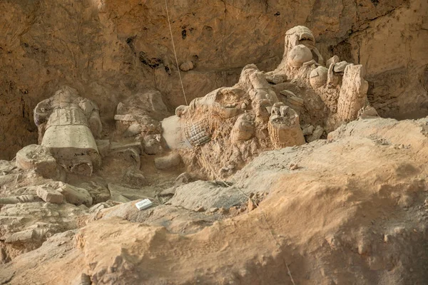 Guerrieri dell'esercito di terracotta sepolti nella tomba dell'imperatore fuori Xian Cina — Foto Stock