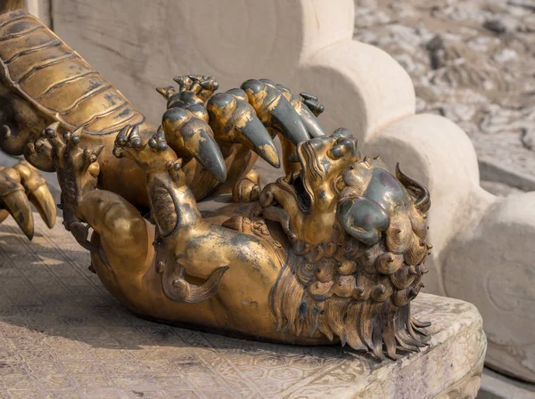 Details der Löwenstatue in der verbotenen Stadt in Peking — Stockfoto