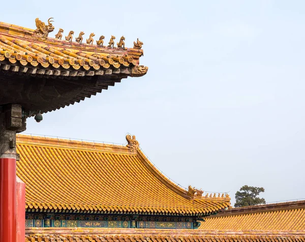 Details zu Dach und Schnitzereien in verbotener Stadt in Peking — Stockfoto