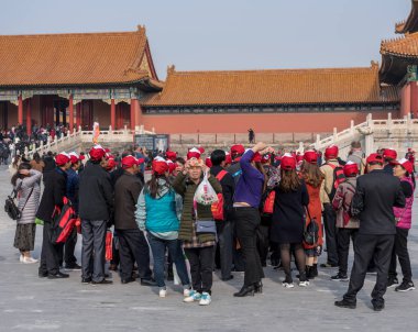 Yasak Şehir Sarayı Müzesi kalabalıklar yaklaşım