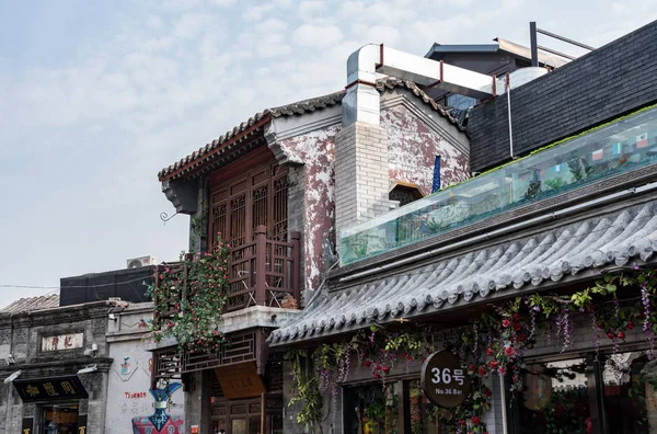 Vieux magasins et restaurants dans le quartier de Xicheng à Pékin — Photo