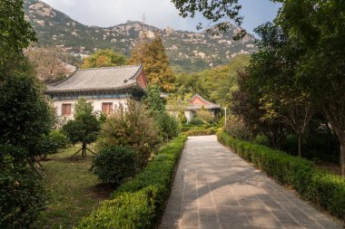 Laoshan Qingdao yakınındaki antik Taoist tapınakta