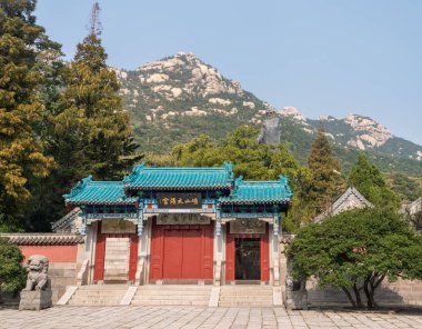 Lao Tze Laoshan Qingdao yakınındaki adlı heykeli