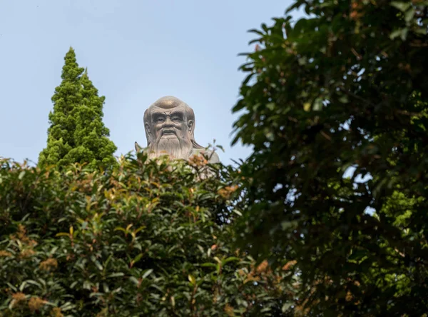 Estatua de Lao Tze en Laoshan cerca de Qingdao — Foto de Stock