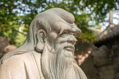 Lao Tze Laoshan Qingdao yakınındaki adlı heykeli