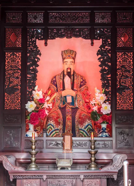 Statue sur autel au temple taoïste de Laoshan près de Qingdao — Photo