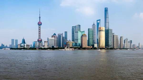 Hög upplösning panorama över Shanghai skyline — Stockfoto