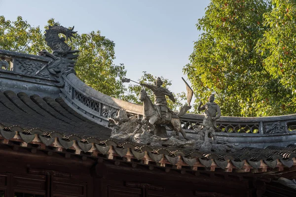 Détail du dragon dans Yuyuan ou Yu Garden à Shanghai — Photo