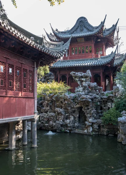 豫園や上海の豫園の池 — ストック写真