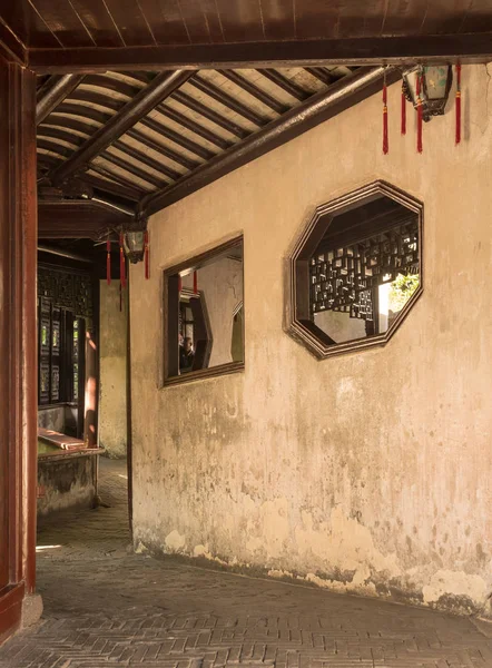 Kleine binnenplaats in Yuyuan of Yu Garden in Shanghai — Stockfoto