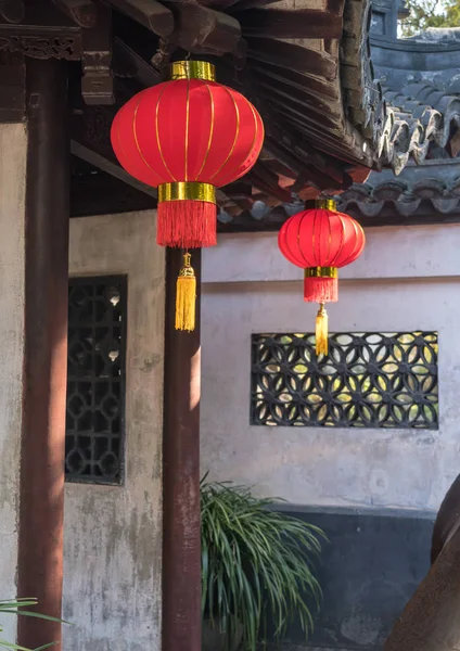 Rote chinesische Laterne im Yuyuan oder Yu-Garten in Shanghai — Stockfoto