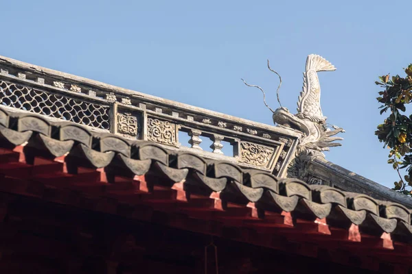 Détail du dragon dans Yuyuan ou Yu Garden à Shanghai — Photo