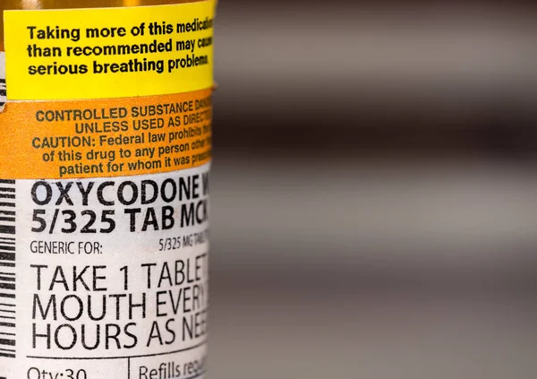 Macro of oxycodone opioid tablet bottle — Stock Photo, Image