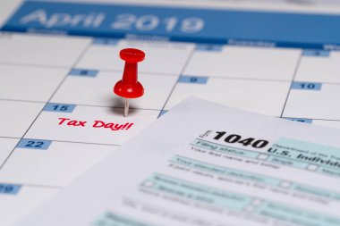 Vergi gün hatırlatma için 15 Nisan günü takvimi