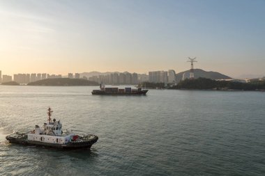 İçine Xiamen Çin gemi eşlik römorkör