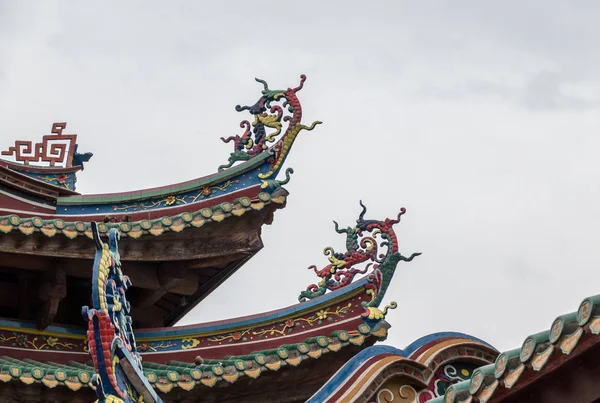 Řezbářství podrobnosti o Jižní Putuo chrám nebo Nanputuo v Xiamen — Stock fotografie