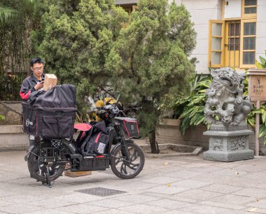 Xiamen parsel teslim sf acil kurye teslimatçı