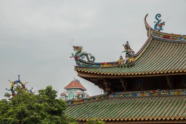 Řezbářství podrobnosti o Jižní Putuo chrám nebo Nanputuo v Xiamen — Stock fotografie