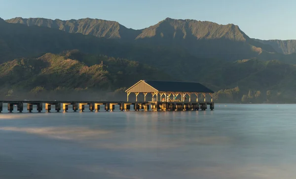 Amanecer y amanecer en Hanalei Bay en Kauai Hawaii —  Fotos de Stock