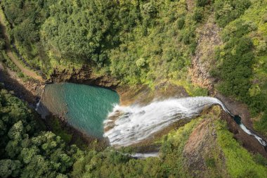 Bahçe Kauai Adası üzerinden helikopter turu