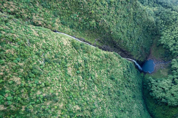 Садовый остров Кауаи из вертолетного тура — стоковое фото