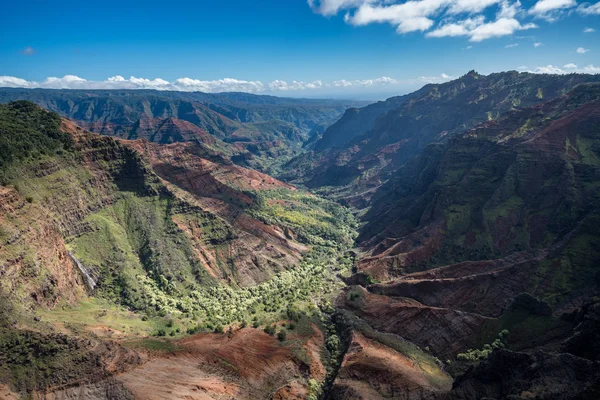 Isla Jardín de Kauai desde el tour en helicóptero —  Fotos de Stock