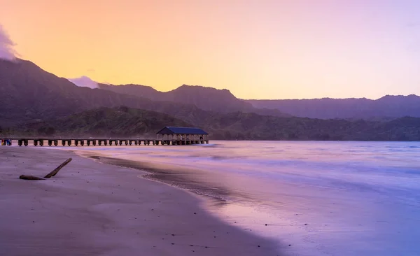 Dawn ve Hanalei'deki Bay Kauai Hawaii güneş doğarken — Stok fotoğraf